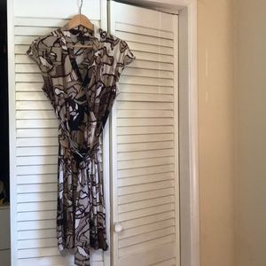 Women’s short sleeveless dress